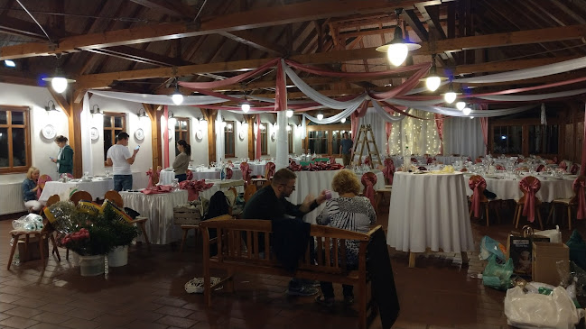 Karikás Csárda - Vendéglátás