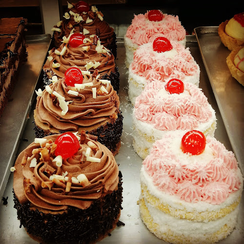 Benett Pékség - Budapest