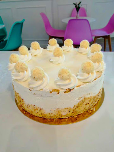 Opinii despre Macaron Kávézó és Cukrászda în Sajószentpéter - Vendéglátás