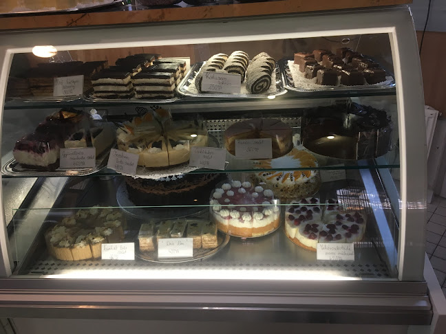 Opinii despre Dodi Cukrászda în Biatorbágy - Vendéglátás