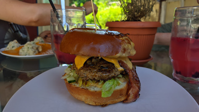 Bánomi Shine büfé