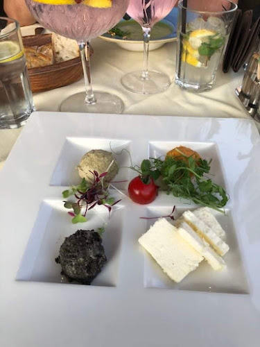 VADVIRÁG ÉTTEREM RESTAURANT - Vendéglátás