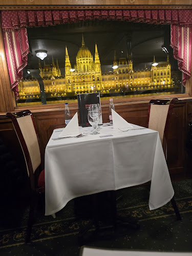 Budapest, Akadémia 2 ponton, 1052