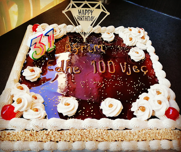 Comentarii opinii despre Benett Pékség