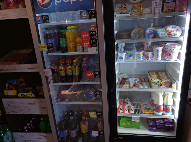 Opinii despre Katica Kávézó & Pékség în Szeged - Vendéglátás