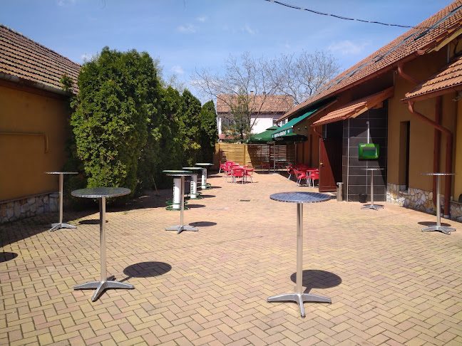 Opinii despre Berva Söröző és Motorkerékpár Múzeum în Jászberény - Vendéglátás