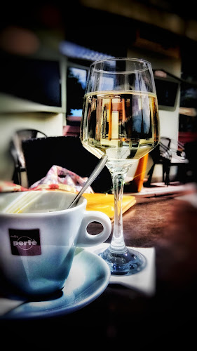 Comentarii opinii despre Mediterrán Cafe