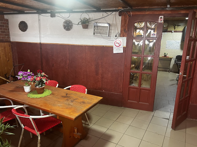 Fehér Sólyom Presszó - Vendéglátás