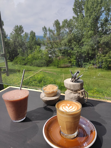 Opinii despre Helyben kávézó în Zebegény - Vendéglátás