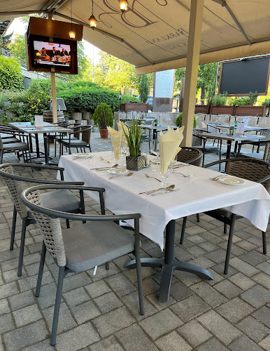 Renomé Café & Bistro