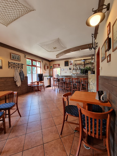 Opinii despre Bár-Ka Kávézó és Pizzéria în Komárom - Vendéglátás