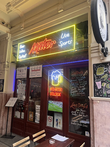 Comentarii opinii despre Muter Cafe & Beer (Muter Pub Gozsdu)