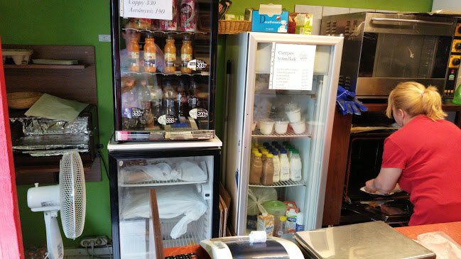 Opinii despre Újlipótvárosi Royal Baguette Pékség în Budapest - Vendéglátás