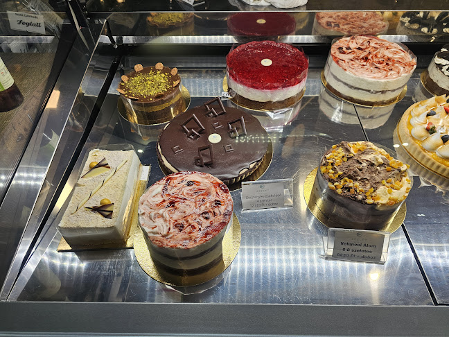 Szentendre, Attila u. 1, 2000