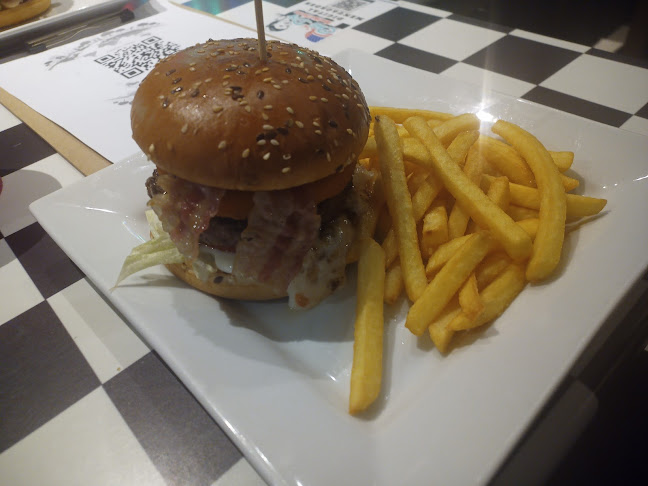 Opinii despre Chili Dog Amerikai Étterem în Budapest - Vendéglátás