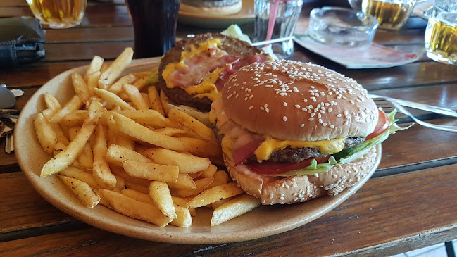 Opinii despre Bohem Cafe în Siófok - Vendéglátás