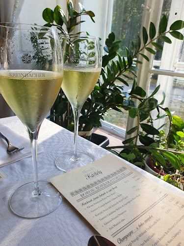 Opinii despre Fóti Kastély Étterem în Fót - Vendéglátás