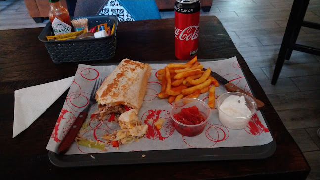 Opinii despre Jolly Roger's în Kalocsa - Vendéglátás