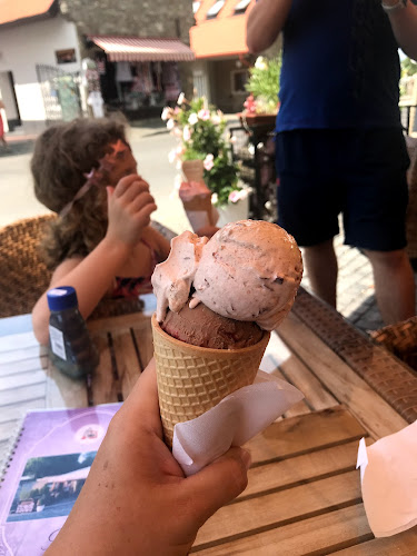 Opinii despre Tihany Fagyizó és Kávézó în Tihany - Vendéglátás