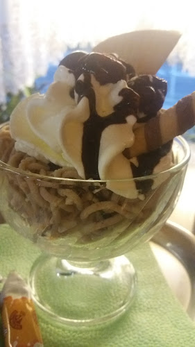 Comentarii opinii despre Benedettó Fagylaltozó, Kávézó