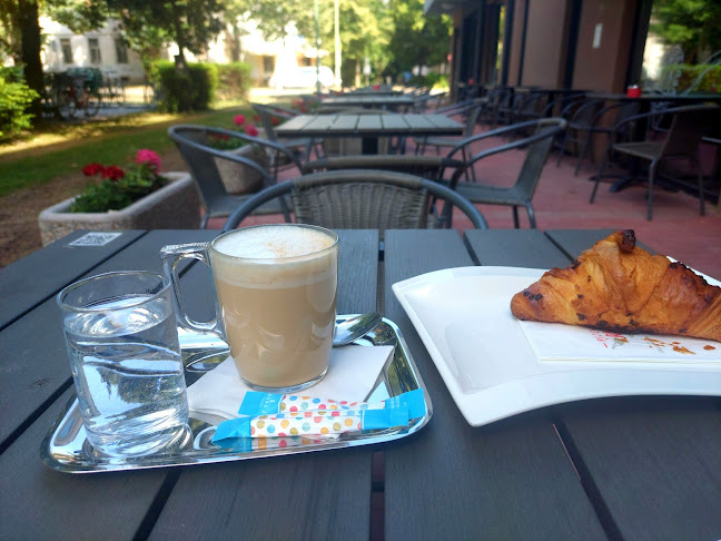 Opinii despre Riva Café în Szeged - Vendéglátás