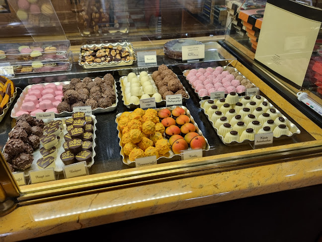 Comentarii opinii despre Központi Kávéház Szamos Cukrászda