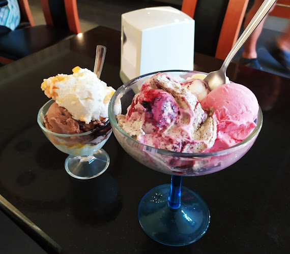 Opinii despre Bianco Nero cukrászda în Soltvadkert - Vendéglátás