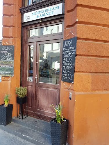 Móka Kávézó - Vendéglátás