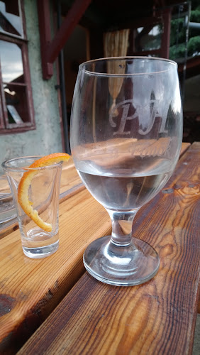 Pertu-söröző - Vendéglátás