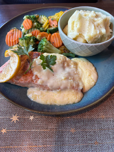 Intro café & Restaurant - Vendéglátás