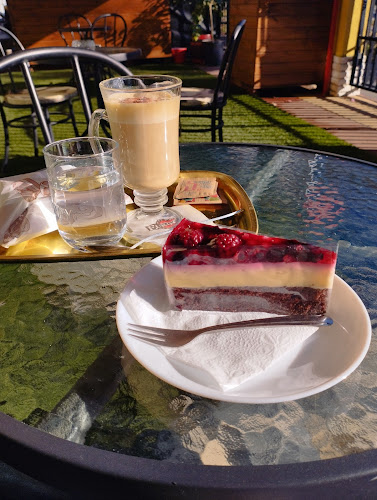 Mesi Cukrászda - Vendéglátás