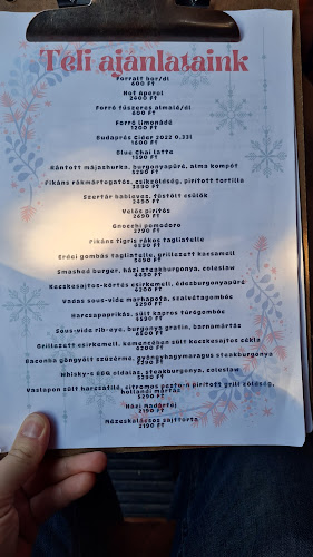 Comentarii opinii despre Szertár Kávézó