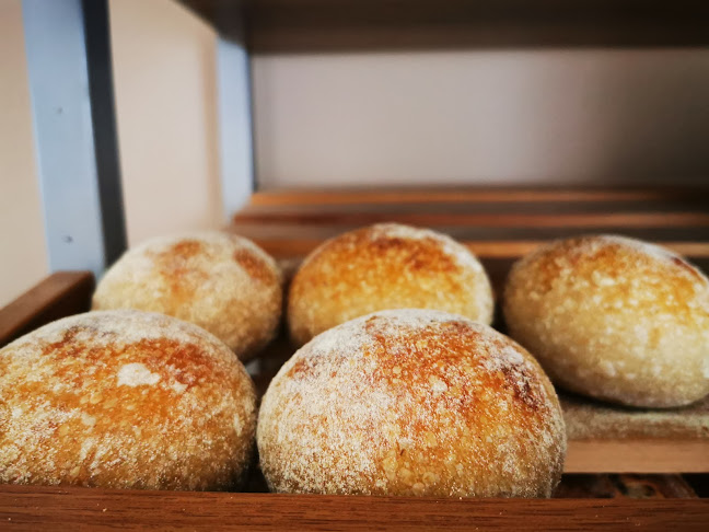 Comentarii opinii despre Pékvarázs Kézműves Pékség