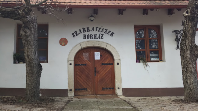 Szarkafészek Borház