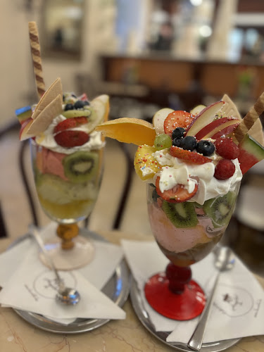 Comentarii opinii despre Bécsi Kávéház és Cukrászda Kft - Sütemények, torták.