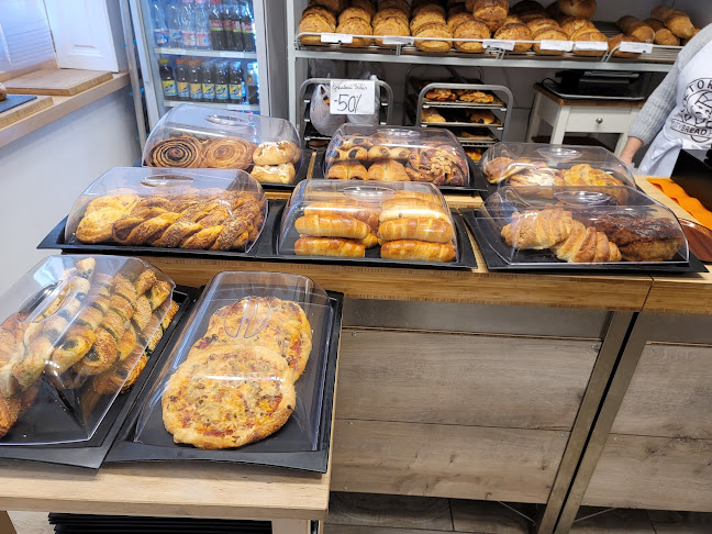 Comentarii opinii despre Doktor & Pék pékség