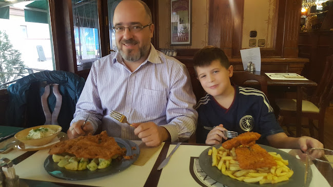 Submarine Station Étterem (Ernst & Wolf Kft.) - Budapest