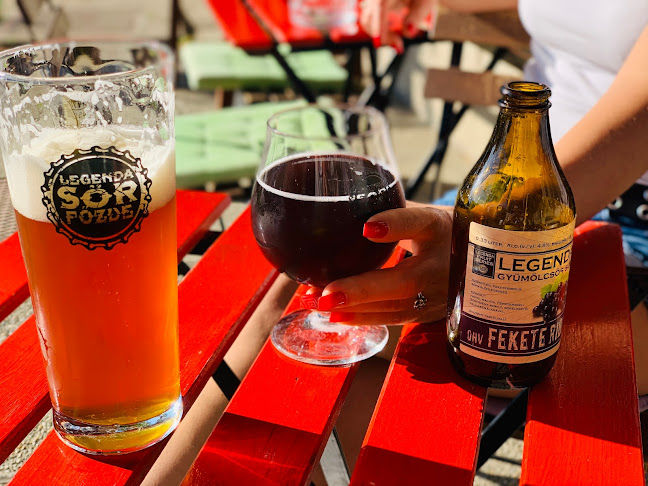 Comentarii opinii despre Művész Presszó