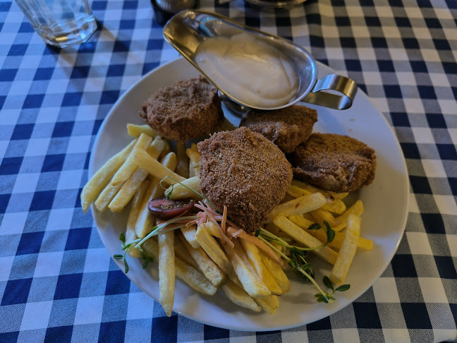 Matróz Dunaparti Kisvendéglő - Vendéglátás