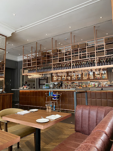 Budapest, Erzsébet tér 9-10, 1051