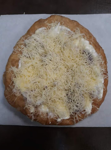 Comentarii opinii despre Retro Lángos Büfé