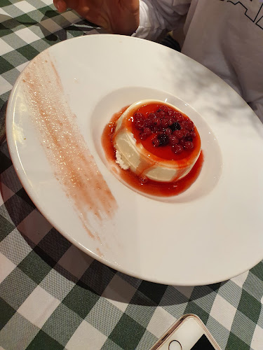 Opinii despre Pizza E Pasta în Szeged - Vendéglátás