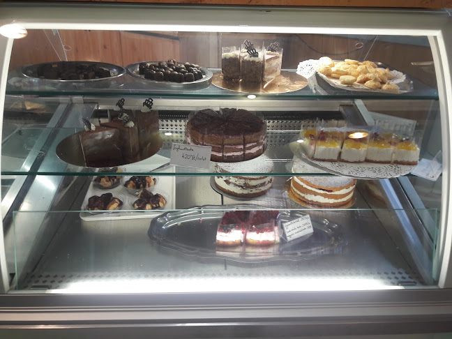 Comentarii opinii despre Dodi Cukrászda