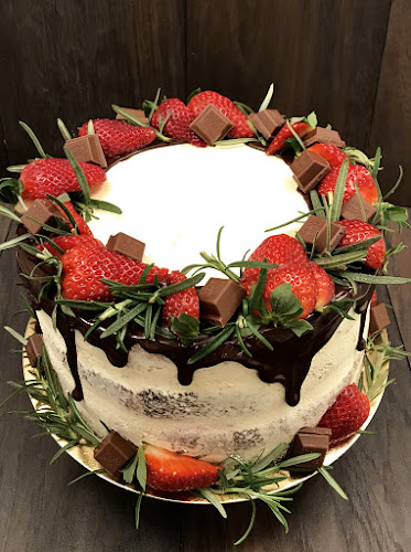 Opinii despre Kapitány Cukrászda în Kiskunlacháza - Vendéglátás