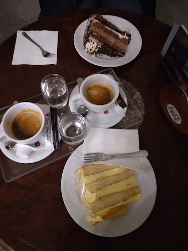 Opinii despre Barokk Cukrászda în Kalocsa - Vendéglátás