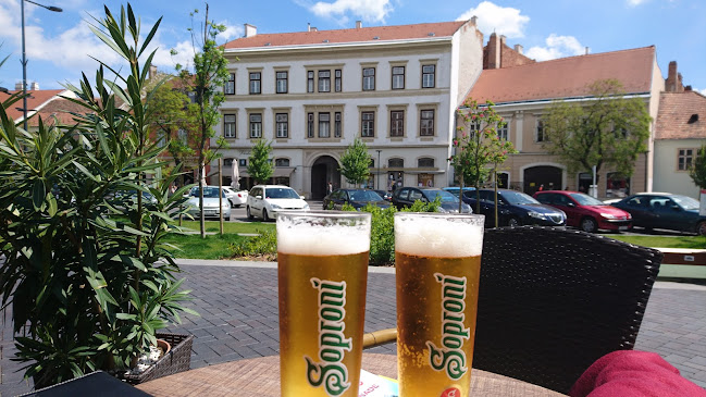 Opinii despre Viktória Fagyizó És Kávézó în Sopron - Vendéglátás