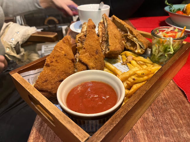 Opinii despre Alibi Pizzéria în Dunaújváros - Vendéglátás