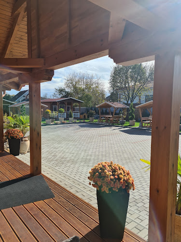 Lévai Garden - Caffe& Eis, Faházak, udvari kellékek