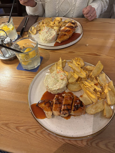 Opinii despre Replay Cafe & Restaurant în Pécs - Vendéglátás