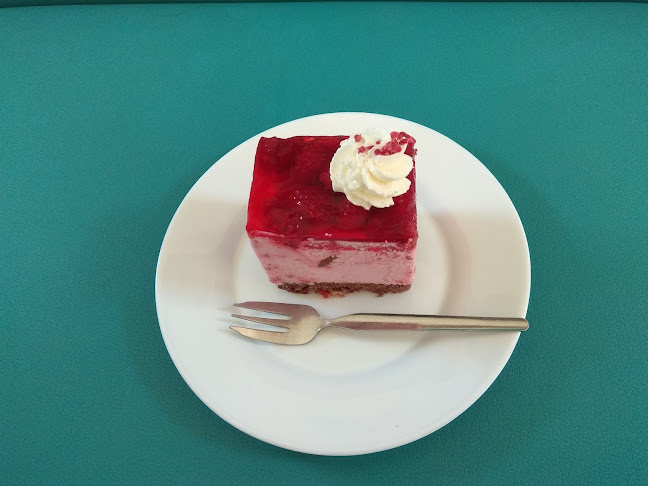 Tácsik Pékség-Cukrászda